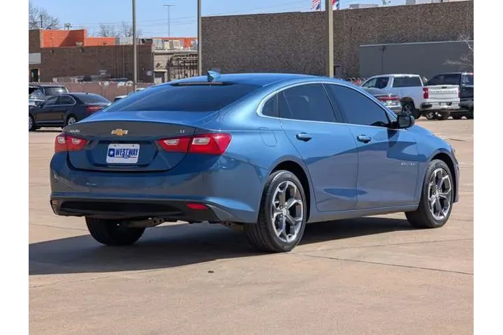 $16993 : Chevrolet Malibu 2024 LT 4dr image 3