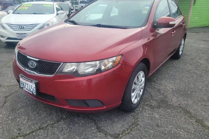 $6500 : 2010 Forte EX image 1