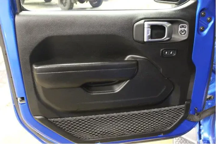 $31995 : Jeep Wrangler Unlimited 2021 image 8