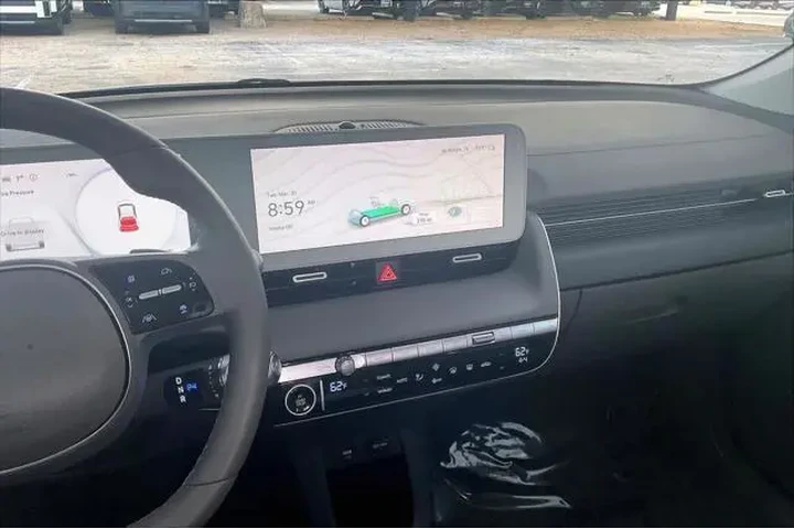 $24898 : Hyundai IONIQ 5 2024 SEL 4dr image 6