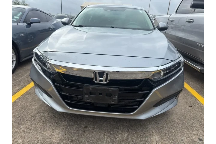 $15900 : Honda Accord 2018 LX 4dr Sed image 1