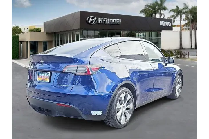$25995 : Tesla Model Y 2023 AWD Long image 3