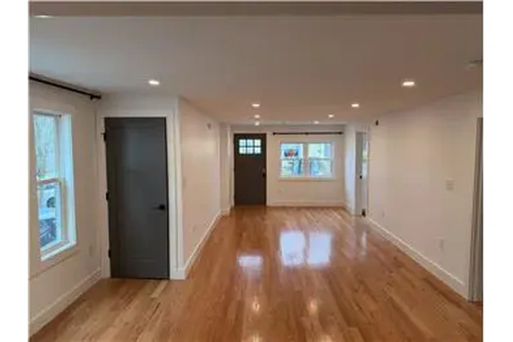 $3500 : Rental property with 2 bedro image 6