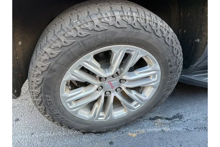 $36766 : GMC Yukon 2021 4x2 SLT 4dr S image 4