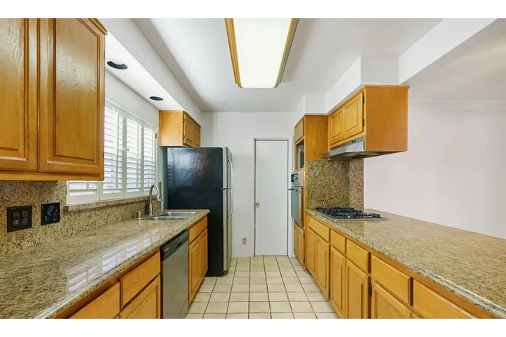 $2500 : 3 bedroom house in Lynwood image 4