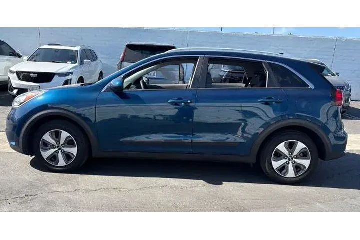 $11900 : Kia Niro 2017 FE 4dr Crossov image 4