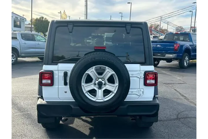 Jeep Wrangler 2020 4x4 Sport image 5