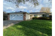 Esta hermosa casa de 3 dormito en Sacramento