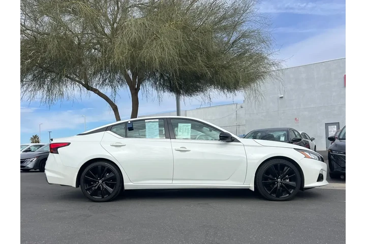 $20997 : Nissan Altima 2022 2.5 SR 4d image 2