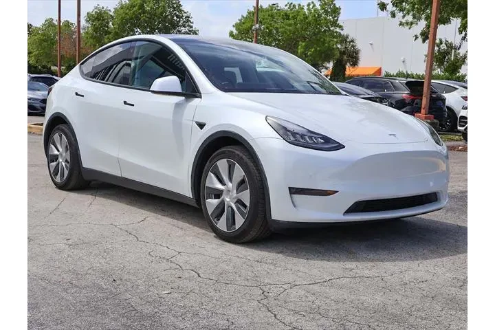 $28590 : Tesla Model Y 2021 AWD Long image 10