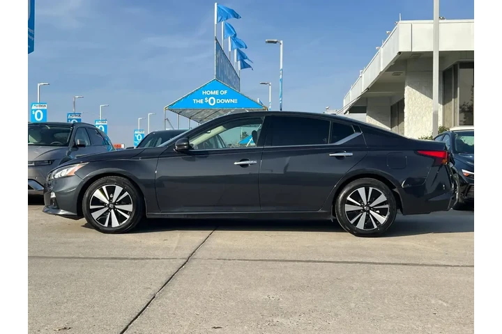 $9999 : Nissan Altima 2019 2.5 SV 4d image 4