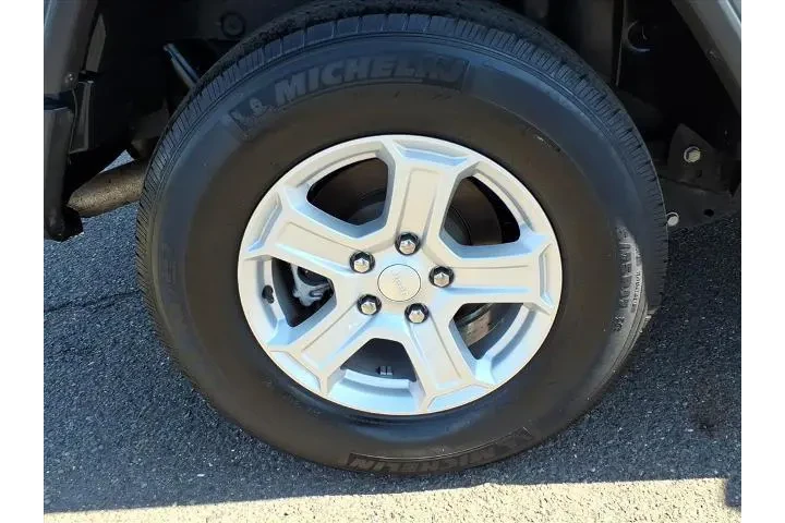 $26295 : Jeep Wrangler Unlimited 2021 image 9