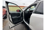 $23966 : Toyota RAV4 2020 LE 4dr SUV thumbnail