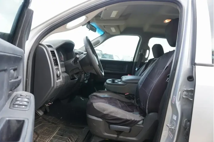 $12488 : Ram 1500 2017 4x4 Express 4d image 7