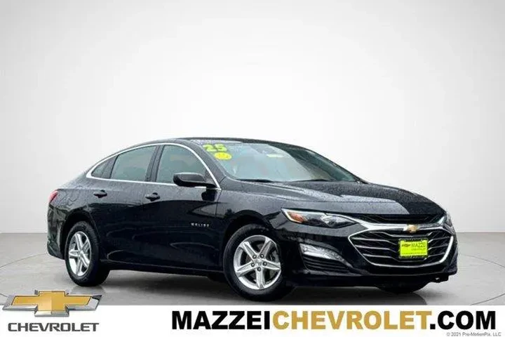 $15692 : Chevrolet Malibu 2023 LT 4dr image 1