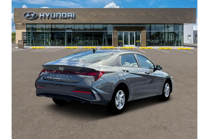 $22995 : Hyundai ELANTRA 2026 SE 4dr image 7