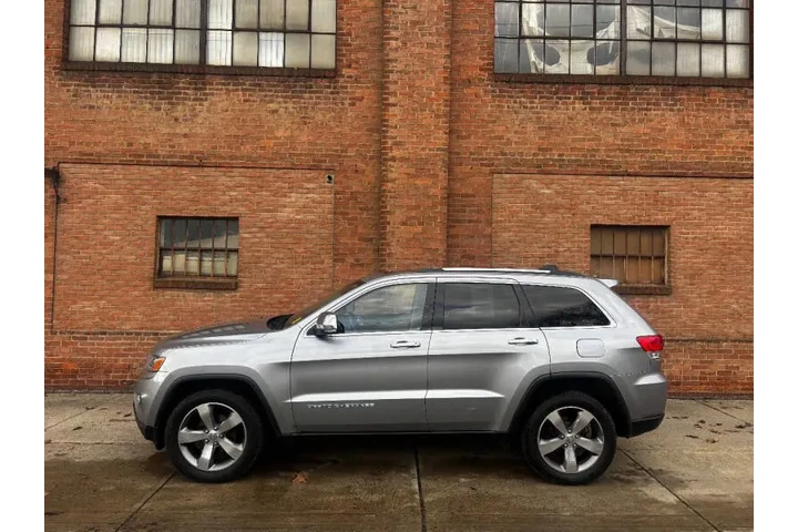 $6800 : 2015 Grand Cherokee Limited image 4