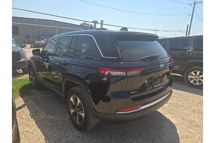 $29605 : Jeep Grand Cherokee 2022 4x4 image 2