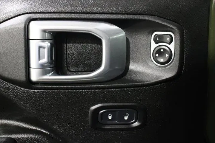 $32998 : Jeep Wrangler Unlimited 2022 image 7