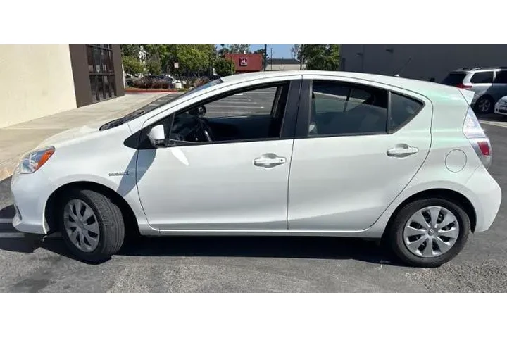 $14800 : Toyota Prius c 2014 One 4dr image 5