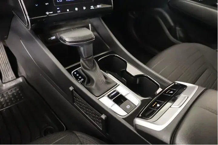 $25813 : Hyundai SANTA CRUZ 2024 SEL image 9