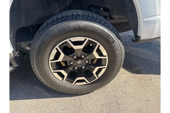 $39730 : Ford F-150 Lightning 2023 AW image 7