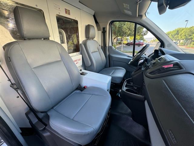 2017 Transit 150 Wagon Low Ro image 10