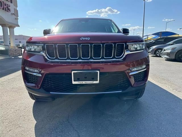 $45995 : Pre-Owned 2022 Grand Cherokee image 3