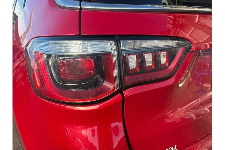 $21995 : 2018 Compass Latitude FWD image 10