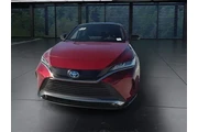 $31988 : Toyota Venza 2023 AWD XLE 4d thumbnail