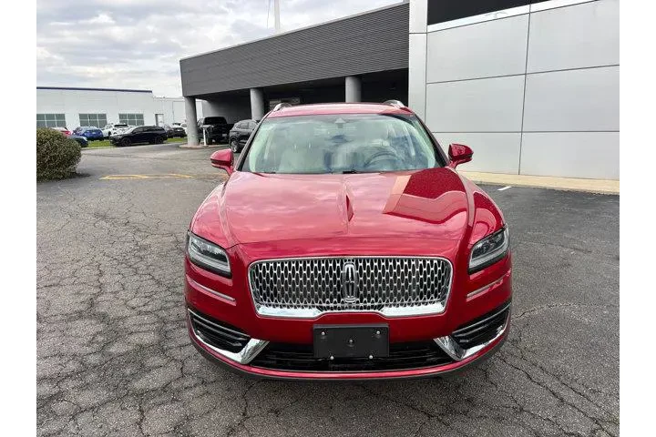 $24985 : Lincoln Nautilus 2020 4dr St image 2