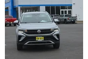$22999 : Volkswagen Taos 2024 AWD SE thumbnail