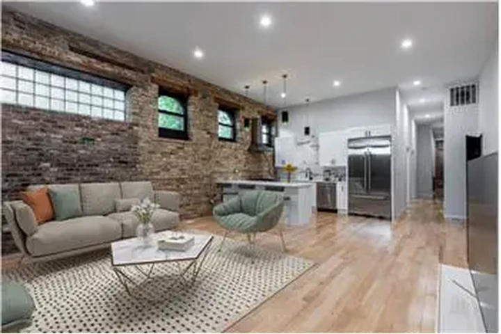 $5595 : Rental property with 5 bedro image 10