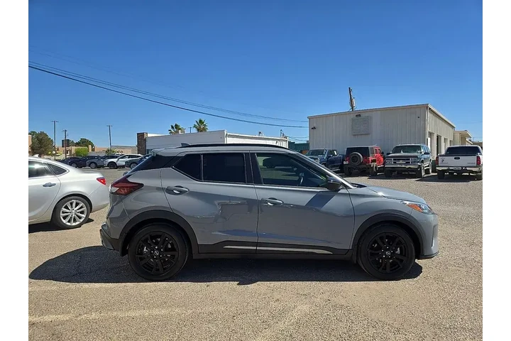 $19995 : Nissan Kicks 2023 SR 4dr Cro image 2