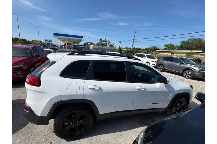$8350 : 2018 Cherokee Latitude image 6