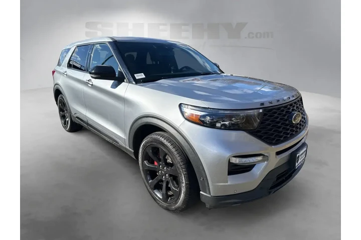 $27795 : Ford Explorer 2022 AWD ST 4d image 2