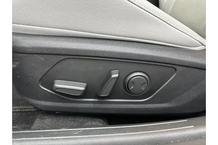 $20858 : Hyundai ELANTRA Hybrid 2023 image 10