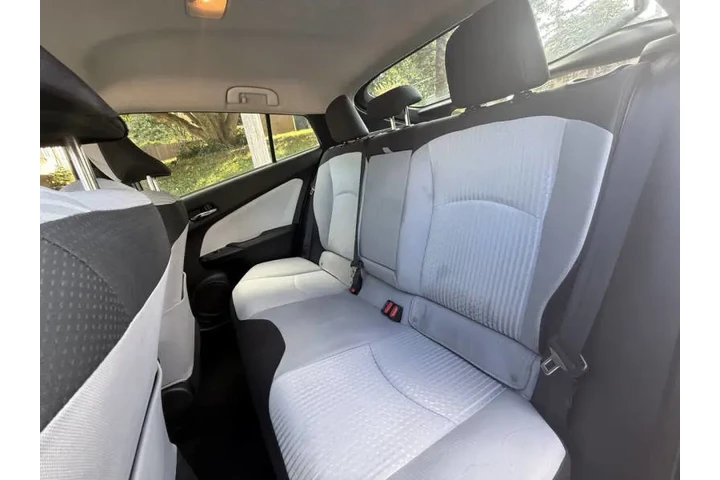 $7999 : 2016 Prius Two image 8
