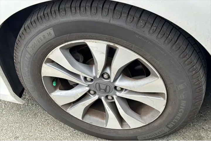 $14990 : Honda Accord 2015 LX 4dr Sed image 4