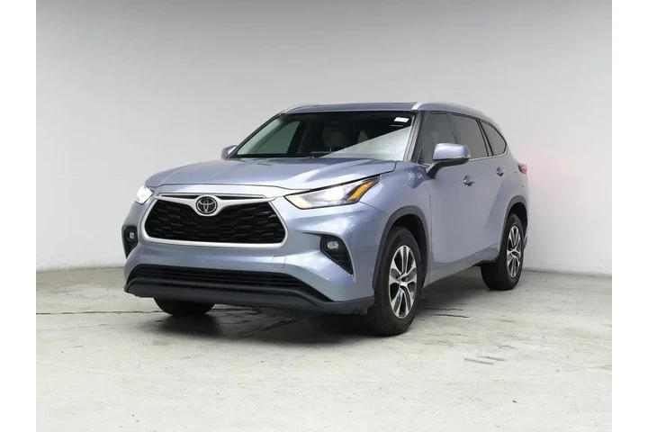 $30998 : Toyota Highlander 2022 XLE 4 image 4