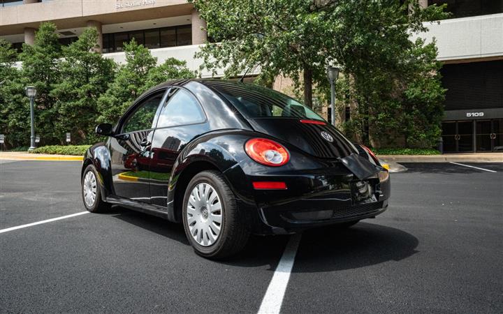 $10000 : 2010 VOLKSWAGEN NEW BEETLE image 6