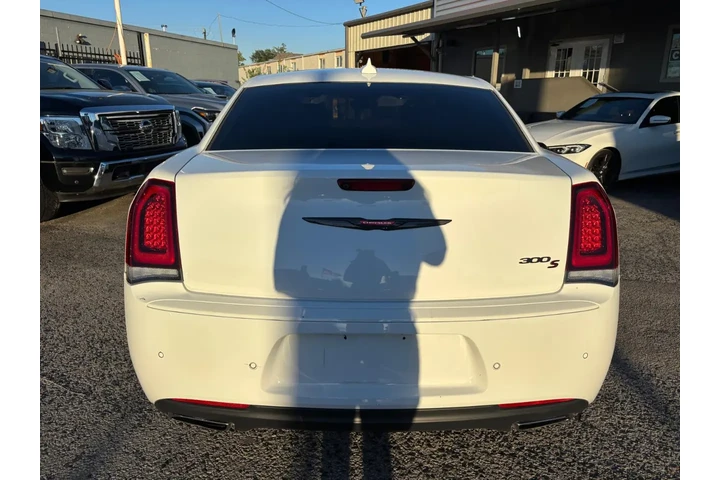 2023 300 300 S image 5