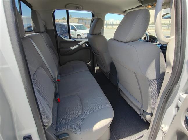 2019 Frontier S Crew Cab 6MT image 8