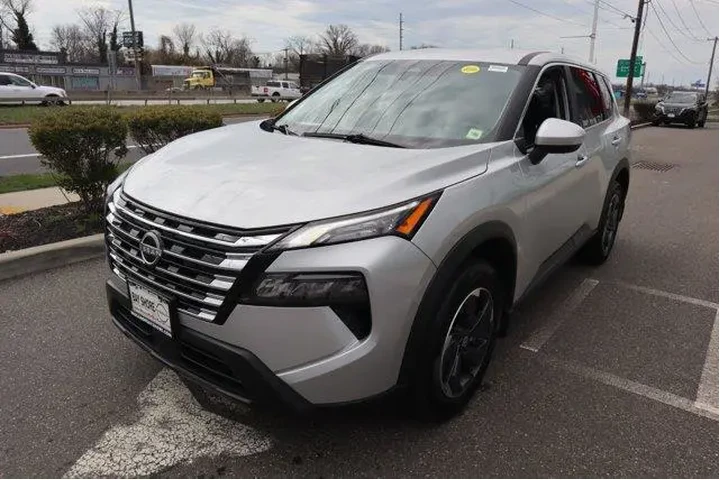 $23382 : Nissan Rogue 2025 AWD SV 4dr image 9