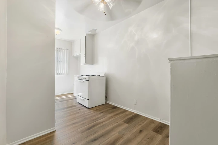 $1795 : Ladera 1 Bd 1 Bath $1,795 image 6