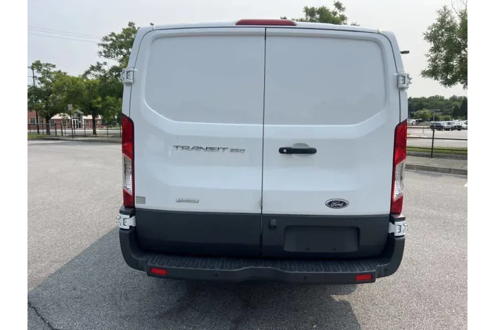 $17500 : 2018 Transit 250 image 7