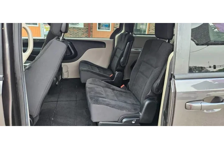 $11990 : 2017 Grand Caravan SE image 9