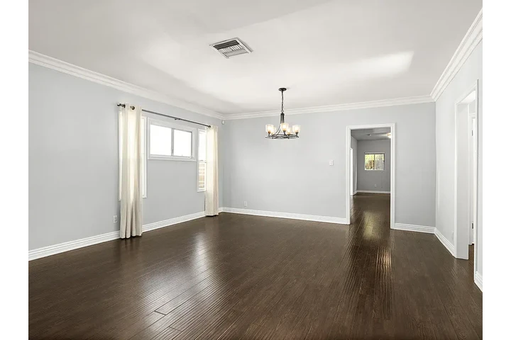 $2600 : House available for rent in LA image 1