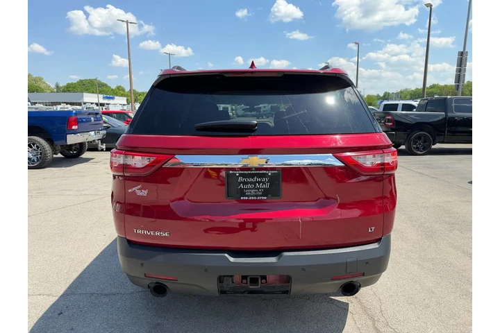 $11450 : 2020 Traverse LT image 3