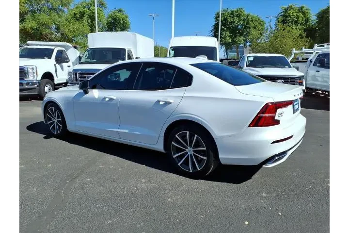 $26826 : Volvo S60 2022 B5 Momentum 4 image 6